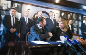 Iz medija: „Stigla Vlada s košaricom punom darova: Dioklecijanovi podrumi konačno dani Gradu na upravljanje, KBC Split dobio 17,5 milijuna kuna za strateške projekte“